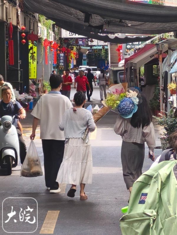 手机炒股好用的选哪款 合肥七夕鲜花市场，主打简约创意
